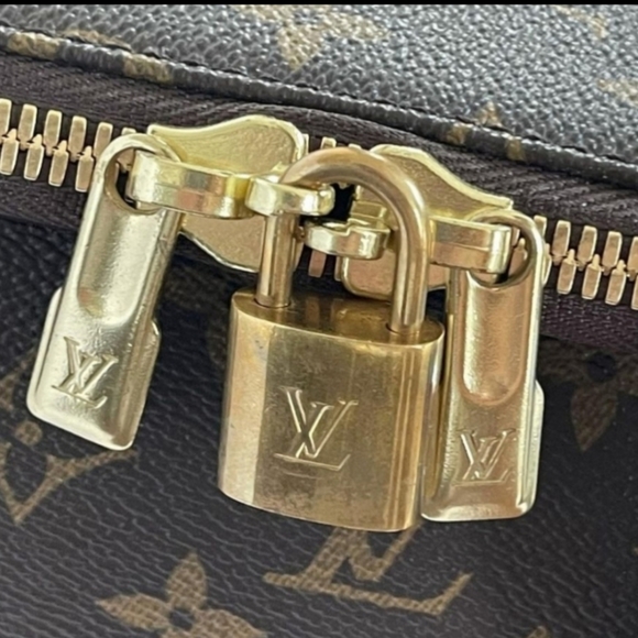 Louis Vuitton Pegase 65 Luggage Suitcase - Picture 6 of 16